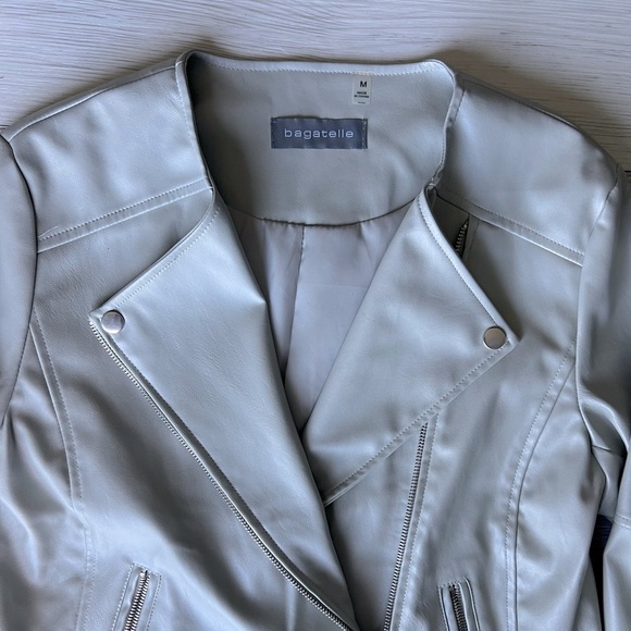 BAGATELLE rivet moto jacket faux leather size M EUC - Picture 3 of 16